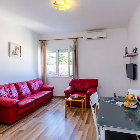 Kljunak Apartment *